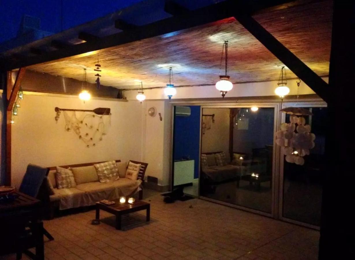 شقة Attico Con Terrazza A فياريجيو المظهر الخارجي الصورة